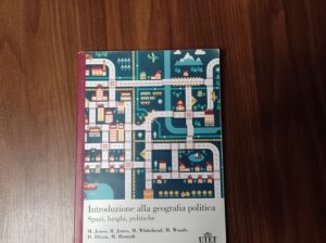 Introduzione alla geografia politica. Spazi, luoghi, politiche